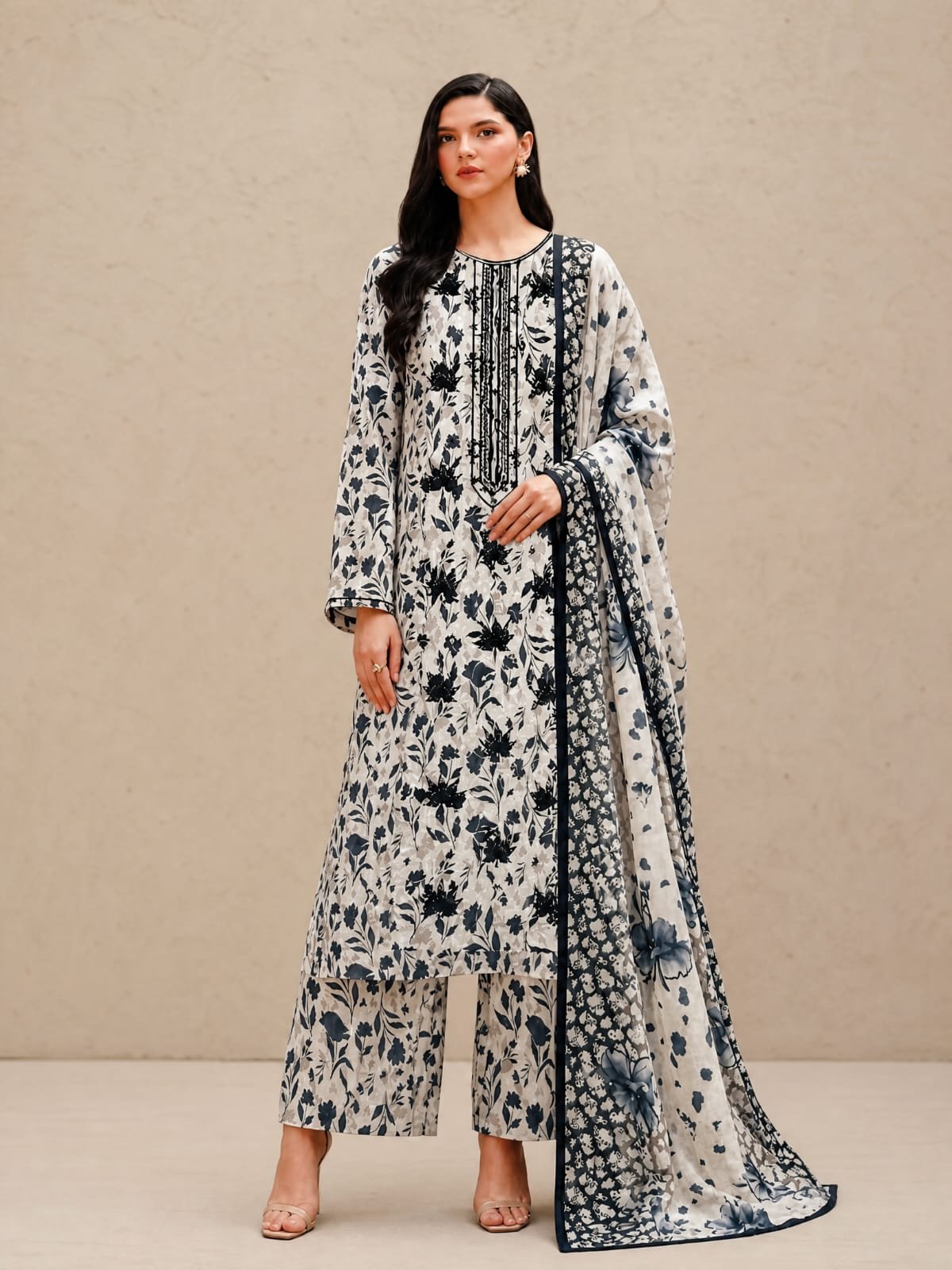 monochrome-off-white-and-black-printed-lawn